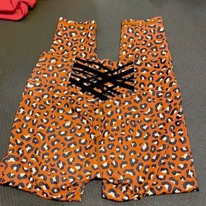 Fabletics Boost PowerHold High-Waisted 7/8 Mocha Meru Black Animal Print Large